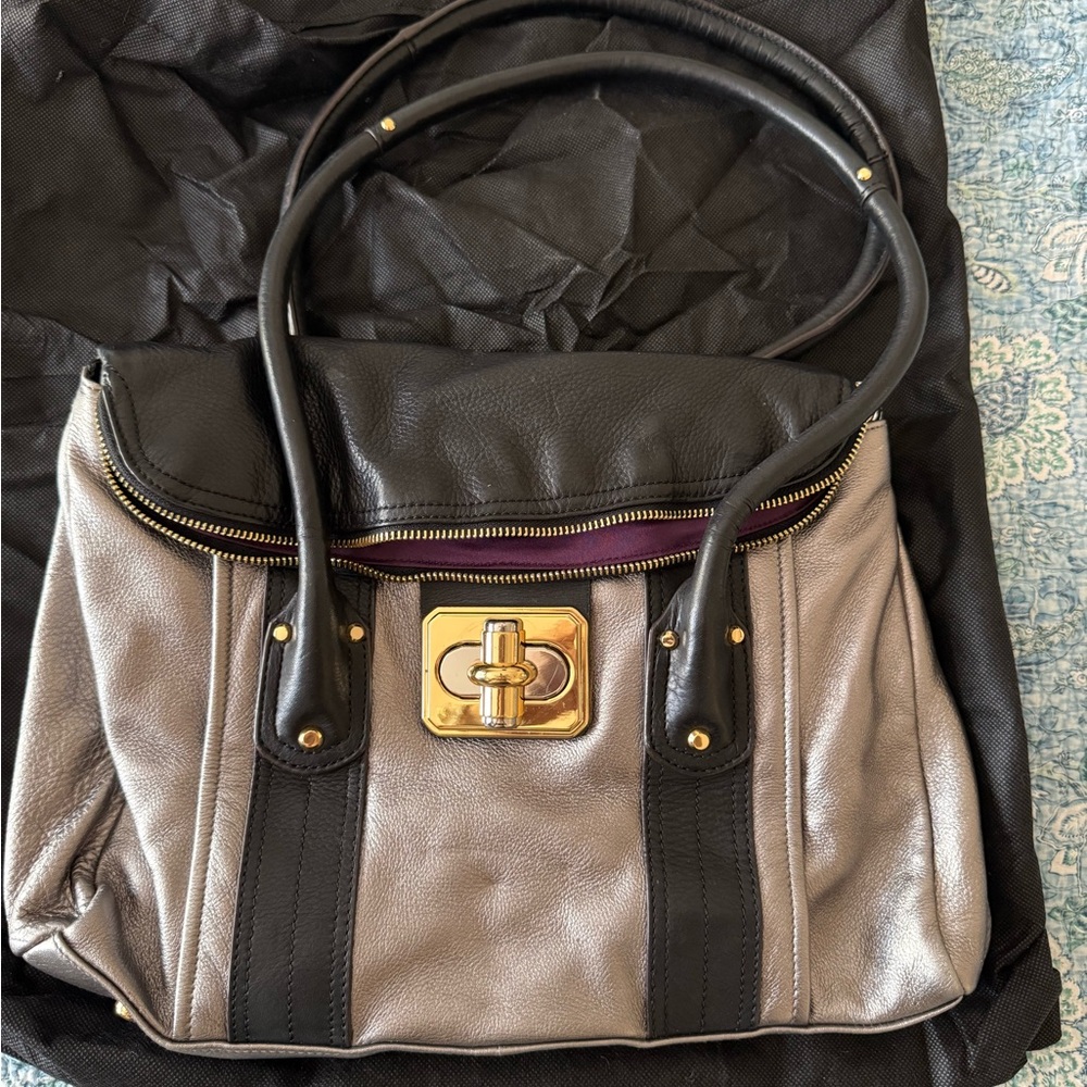 B. Makowsky shoulder bag